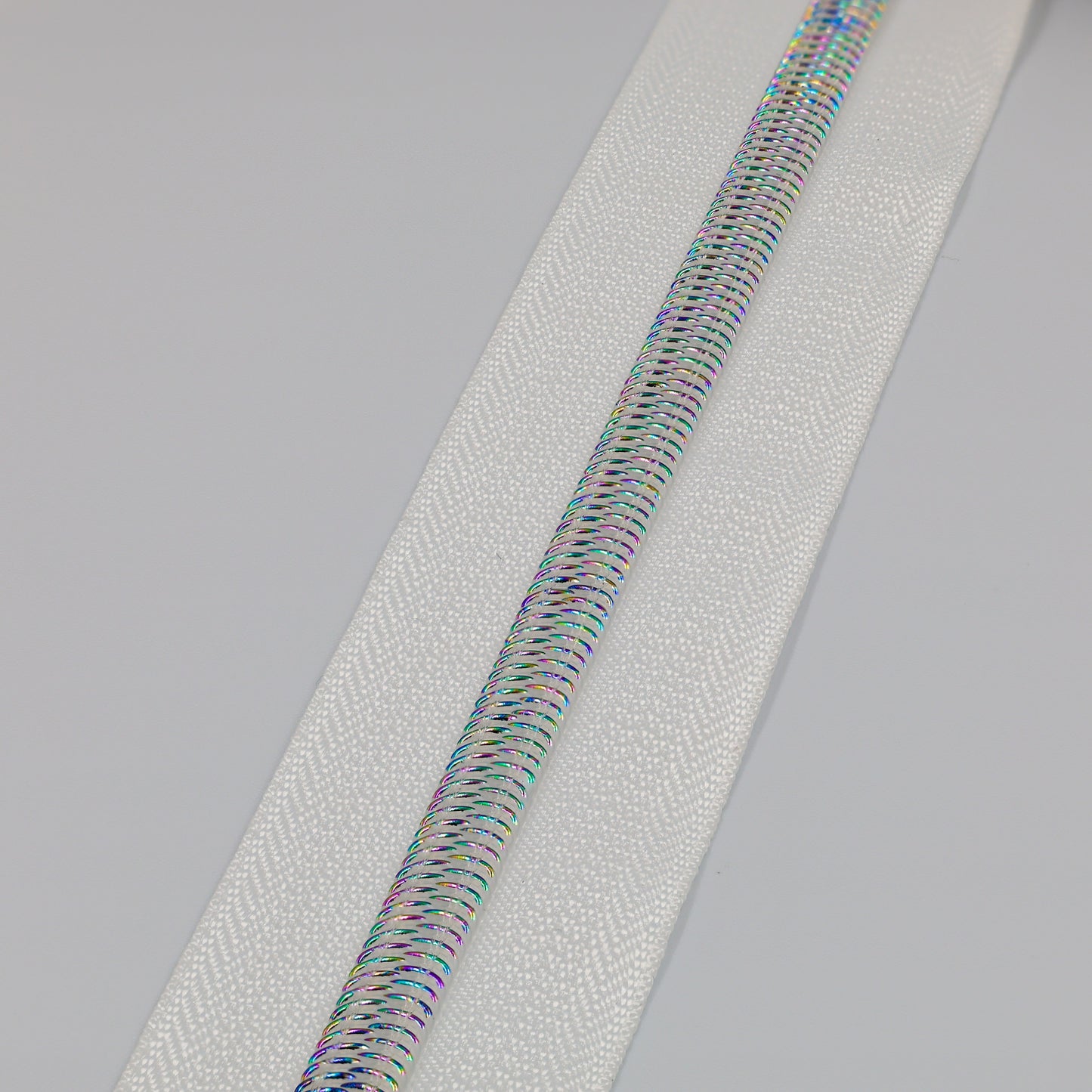 Zipper Tape - White/White Iridescent