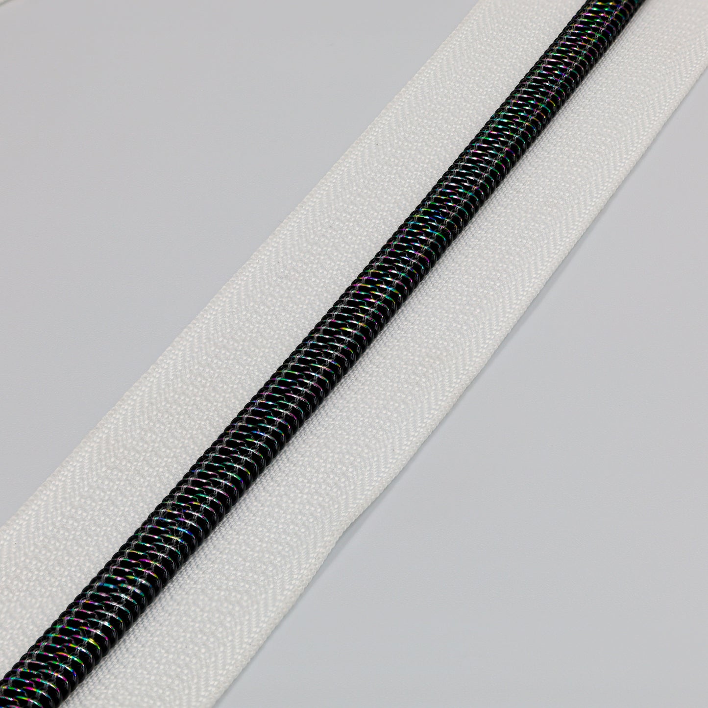 Zipper Tape - White/Black Iridescent
